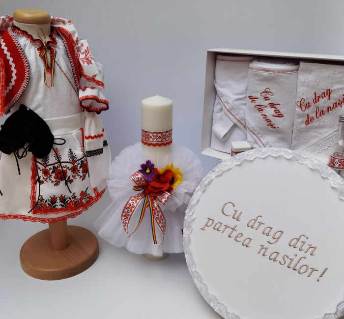 Set Traditional Botez - Costumas fetita Trusou Cutie pentru trusou Lumanare