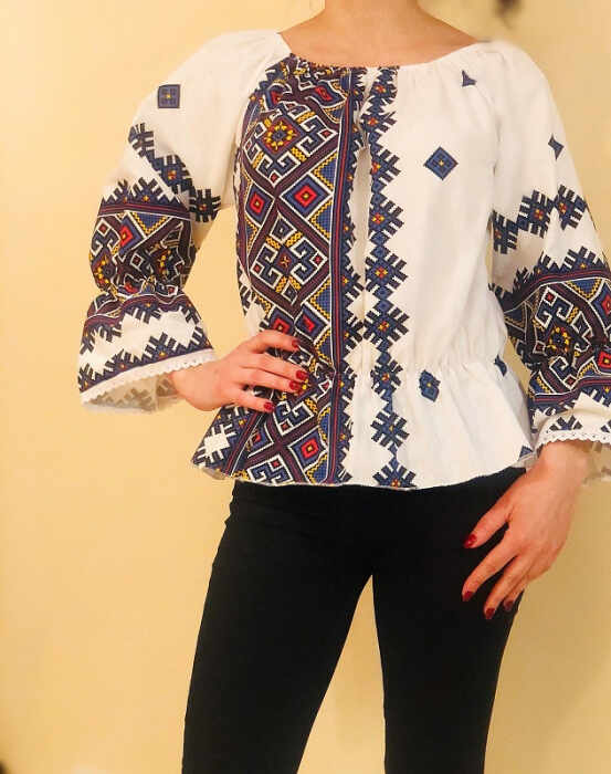Bluza stilizata cu motive traditionale Daniela 3