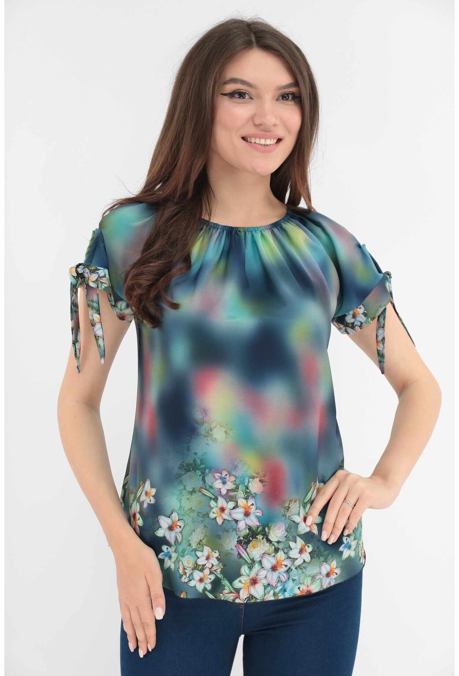 Bluza multicolora cu print floral si fundite la maneci
