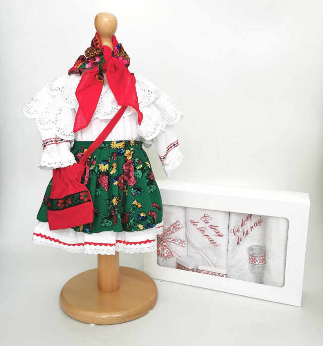 Set Botez Traditional Costum Traditional Fetite Floral 2 - 2 piese costumas si trusou brodat