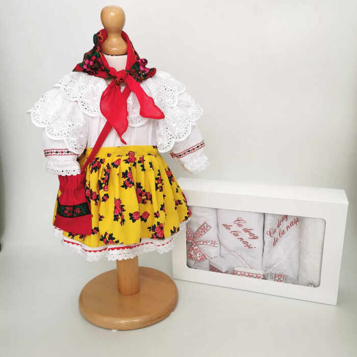 Set Botez Traditional Costum Traditional Fetite Floral 3 - 2 piese costumas si trusou brodat